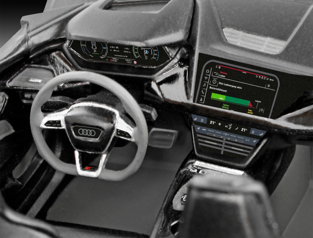 Zdjęcie dodatkowe produktu Audi e-tron GT (easy-click) 1:24 Revell 67698 (z pędzlem i farbami)