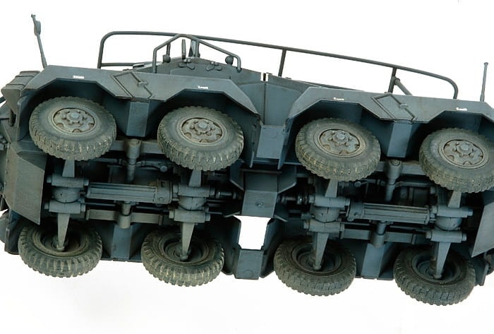 Zdjęcie dodatkowe produktu German 8-Wheeled Heavy Armored Car Sd.Kfz.232 1:48 Tamiya 32574