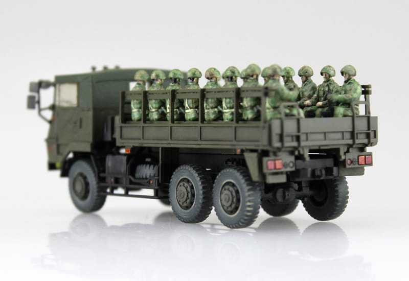 Zdjęcie dodatkowe produktu JGSDF Type73 Truck (W/20 Infantry Figures) 1:72 Aoshima 012093