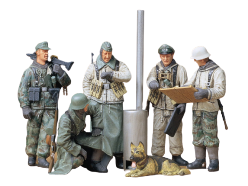 German Soldiers at Field Briefing 1:35 Tamiya 35212