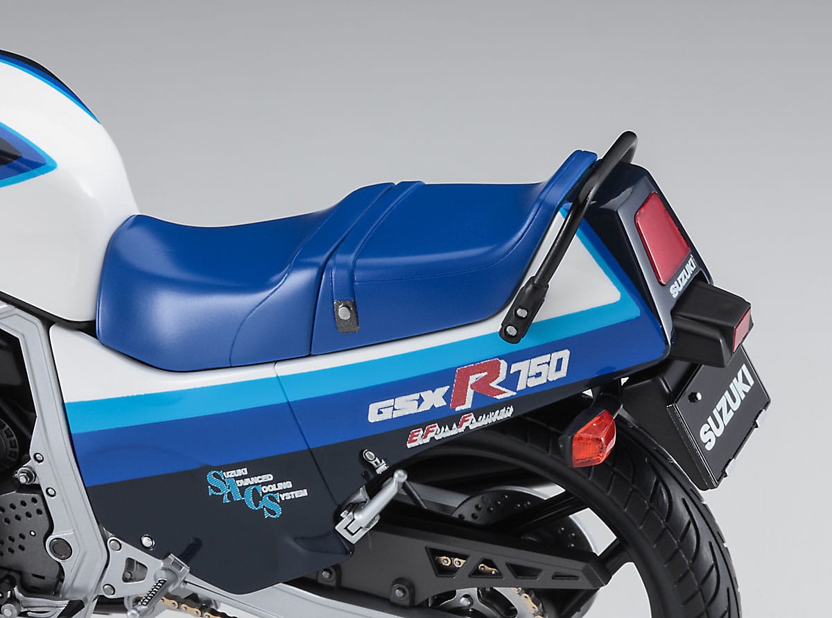 Zdjęcie dodatkowe produktu Suzuki GSX-R750 (G) (GR71G) 1:12 Hasegawa BK7