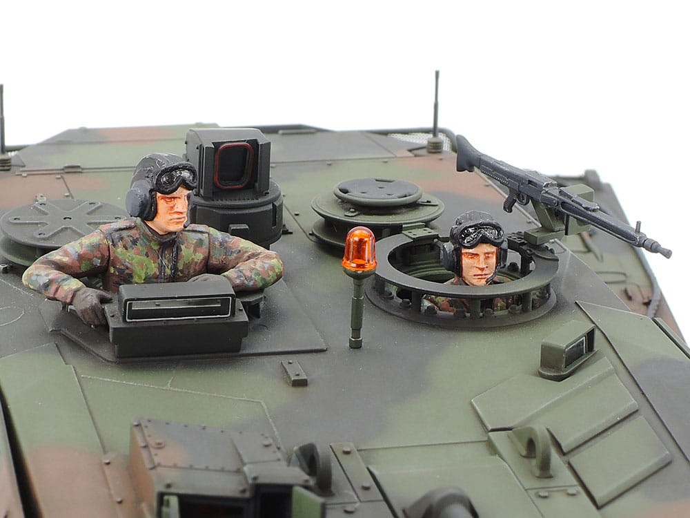 Zdjęcie dodatkowe produktu Leopard 2 A6 Main Battle Tank 1:35 Tamiya 35271