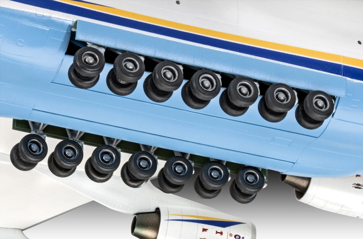 Zdjęcie dodatkowe produktu Antonov AN-225 Mrija 1:144 Revell 04958