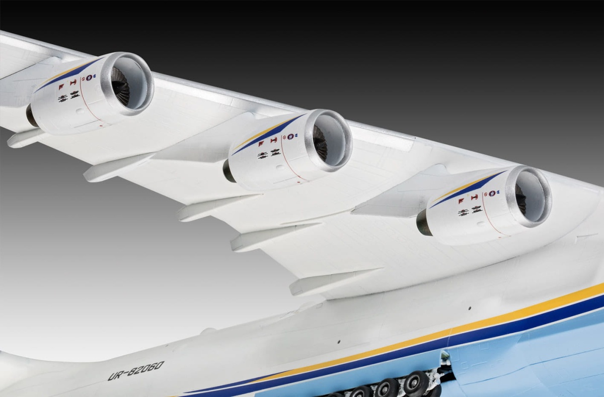 Zdjęcie dodatkowe produktu Antonov AN-225 Mrija 1:144 Revell 04958