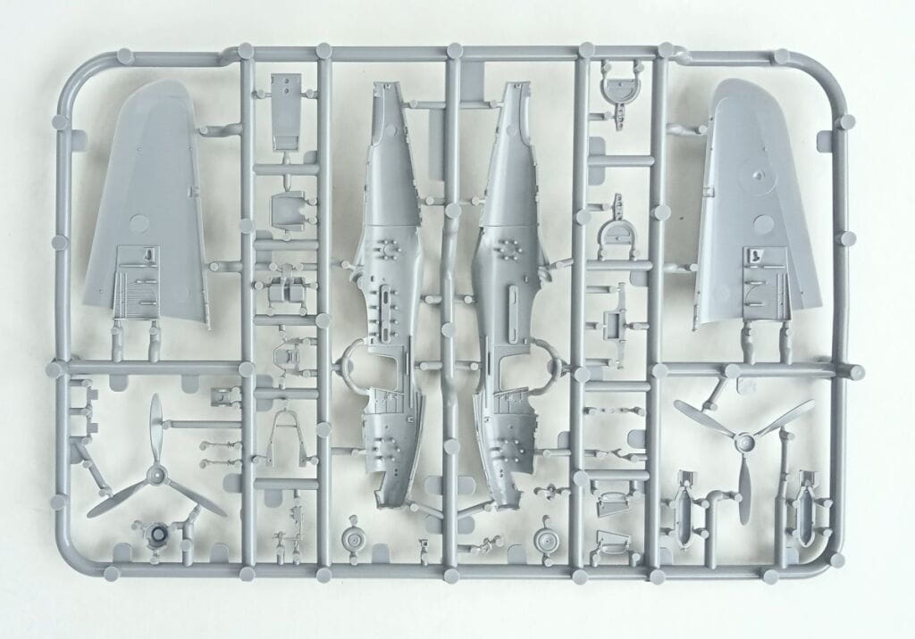Zdjęcie dodatkowe produktu P-39N Airacobra 1:72 Arma Hobby 70056