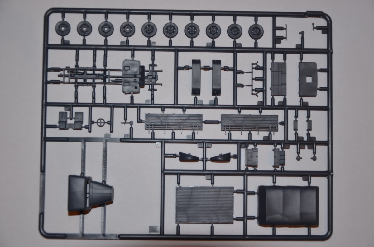 Zdjęcie dodatkowe produktu Praga RV - Samochód Ciężarowy 1:72 First to Fight PL030