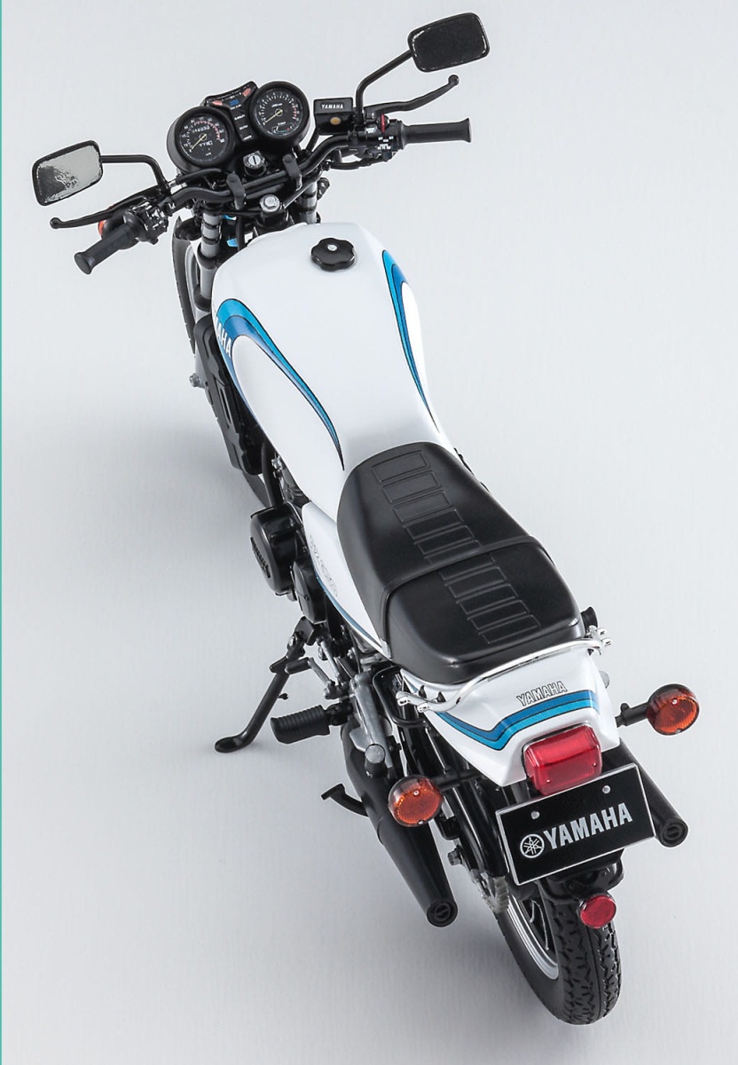 Zdjęcie dodatkowe produktu Yamaha RZ350 (4U0) (1981) 1:12 Hasegawa BK15