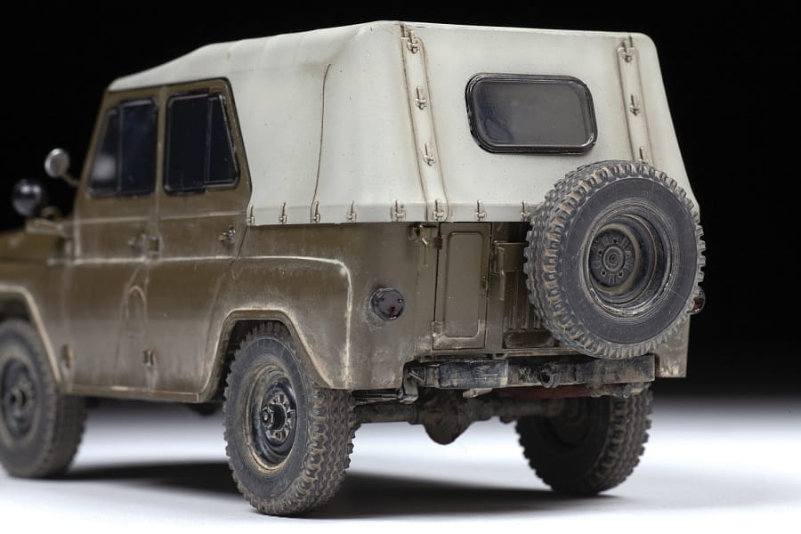 Zdjęcie dodatkowe produktu UAZ-469 Radziecki wojskowy SUV 1:35 Zvezda 3629