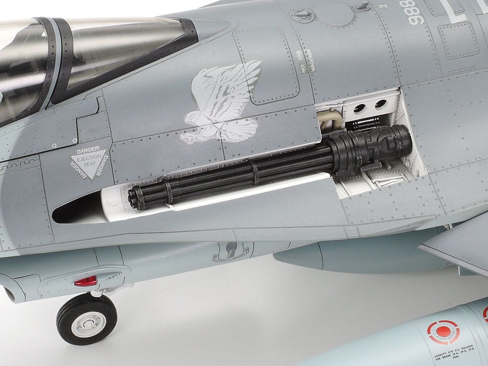 Zdjęcie dodatkowe produktu F-16CJ Fighting Falcon 1:32 Tamiya 60315