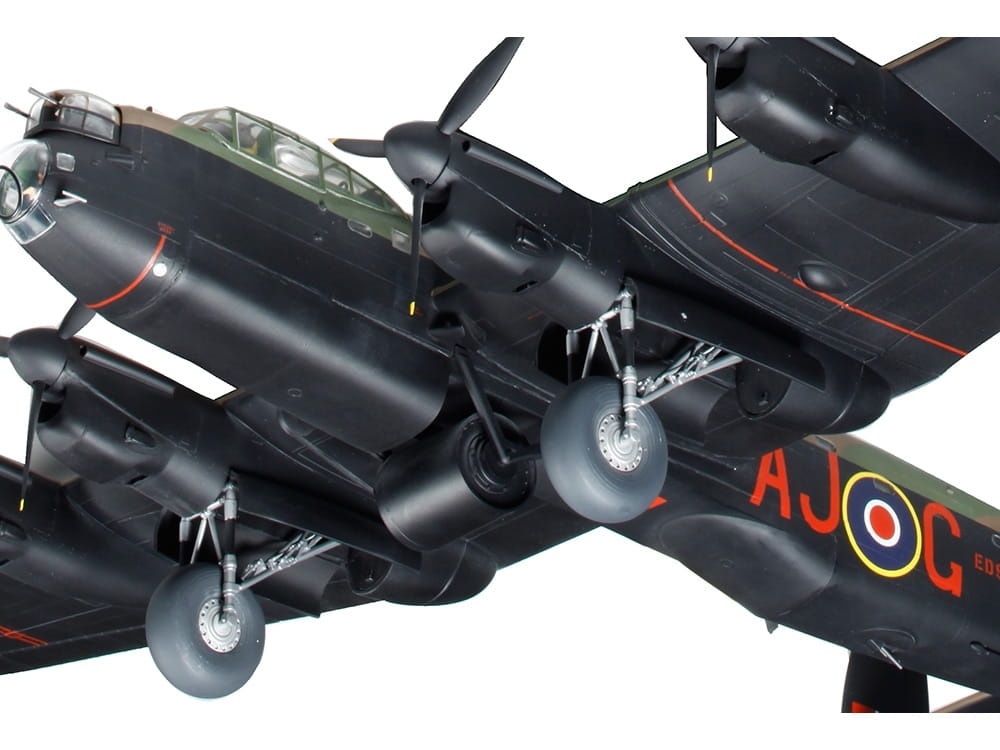 Zdjęcie dodatkowe produktu Avro Lancaster Dambuster/Grand Slam Bomber 1:48 Tamiya 61111