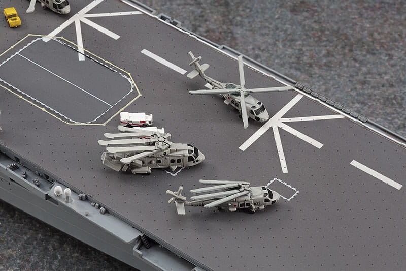 Zdjęcie dodatkowe produktu Izumo JMSDF Destroyer 1:700 Hasegawa WL031