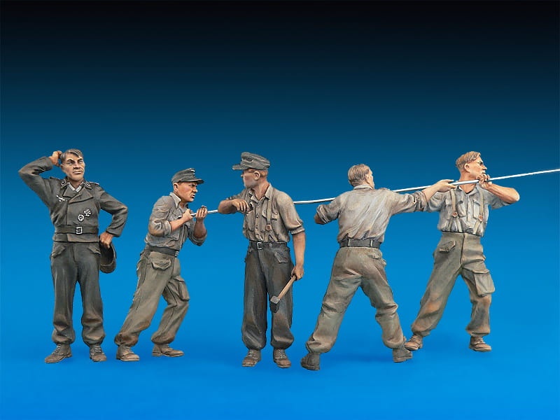 Zdjęcie dodatkowe produktu German Tank Crew At Work. Special Edition 1:35 MiniArt 35285