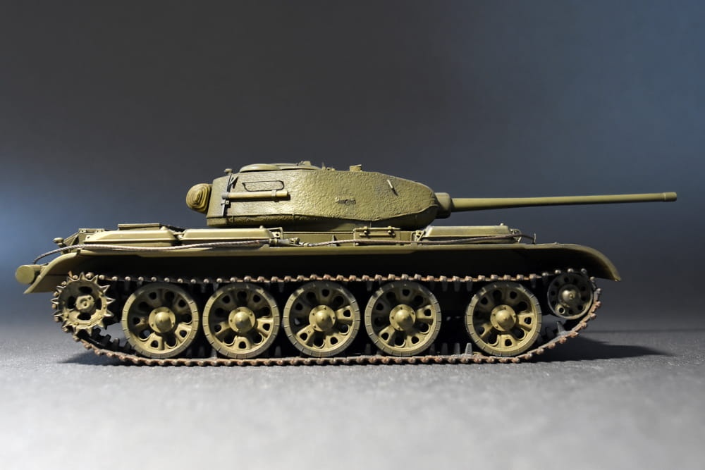 Zdjęcie dodatkowe produktu T-44M Soviet Medium Tank 1:35 MiniArt 37002