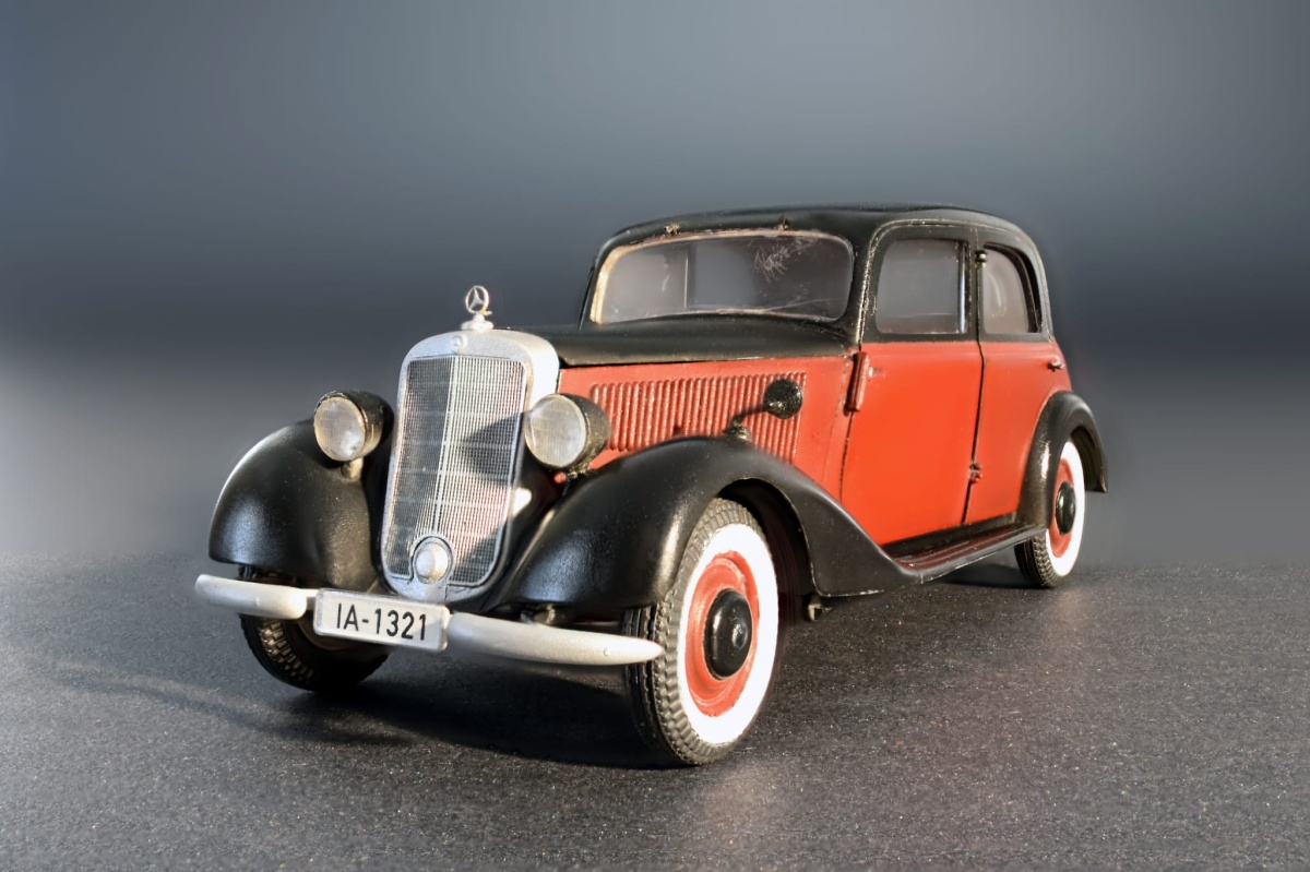 Zdjęcie dodatkowe produktu German Passenger Car Typ 170v Saloon 4 Doors 1:35 MiniArt 38008