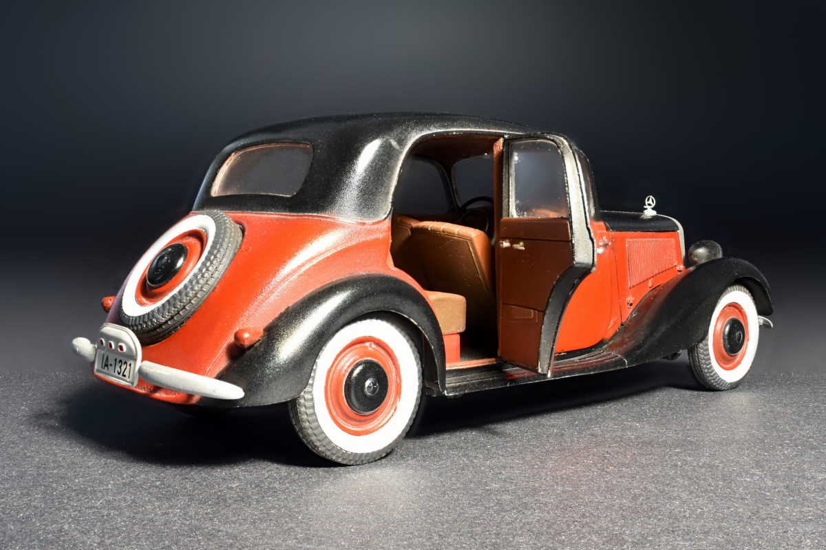 Zdjęcie dodatkowe produktu German Passenger Car Typ 170v Saloon 4 Doors 1:35 MiniArt 38008