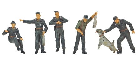 Zdjęcie dodatkowe produktu German Hunting Crew 5 Figures with Dog and Rabbits 1:35 AFV Club 35092