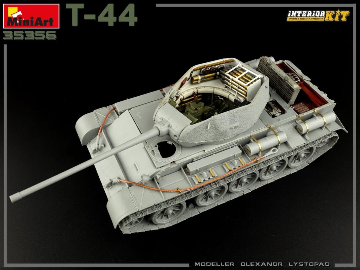Zdjęcie dodatkowe produktu T-44 with Interior Kit 1:35 MiniArt 35356