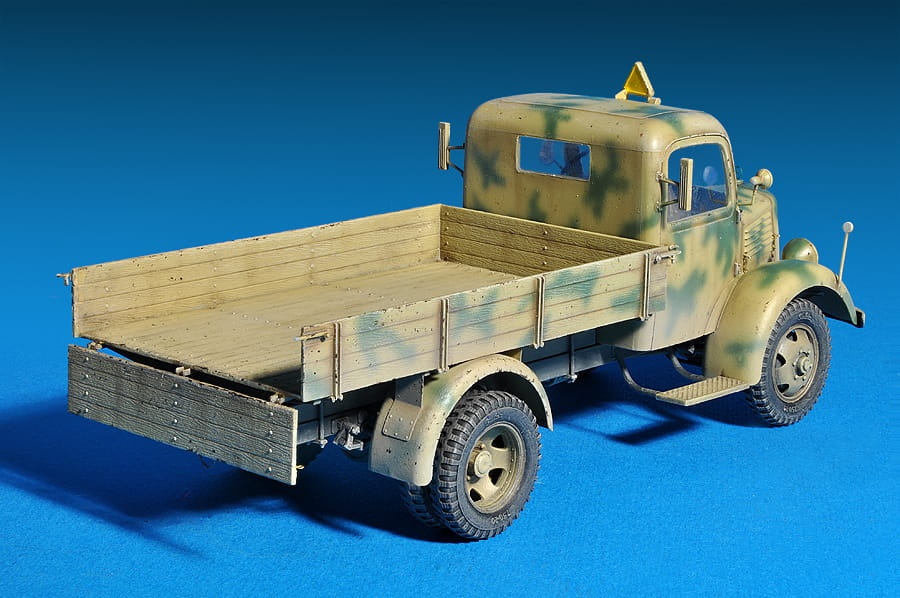 Zdjęcie dodatkowe produktu Mercedes-Benz (MB) L1500A 4X4 Cargo Truck 1:35 MiniArt 35150