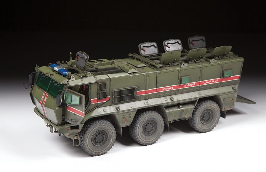 Zdjęcie dodatkowe produktu Typhoon-K rosyjski pojazd opancerzony 1:35 Zvezda 3701