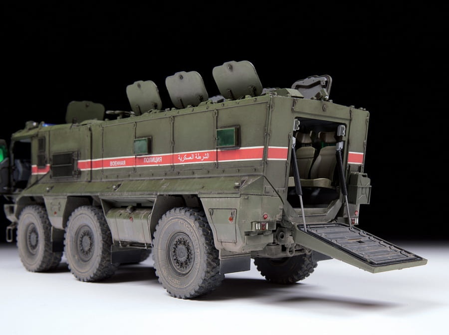Zdjęcie dodatkowe produktu Typhoon-K rosyjski pojazd opancerzony 1:35 Zvezda 3701