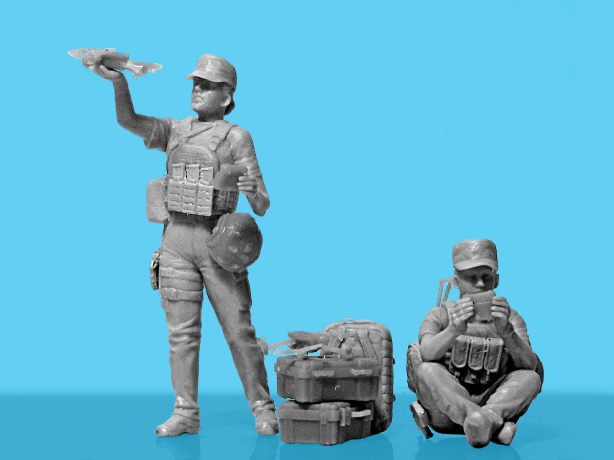 Zdjęcie dodatkowe produktu War has no gender (female service of Ukraine Armed Forces) 1:35 ICM 35755