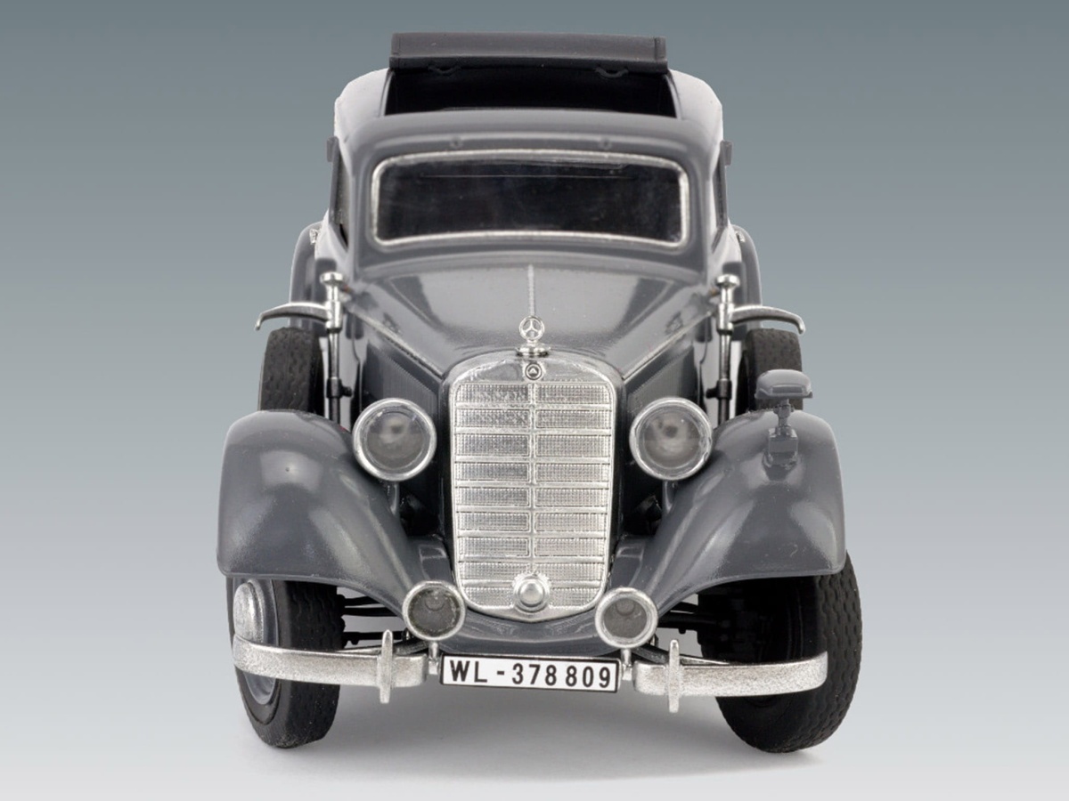 Zdjęcie dodatkowe produktu Typ 320 (W142) Saloon 1:35 ICM 35537