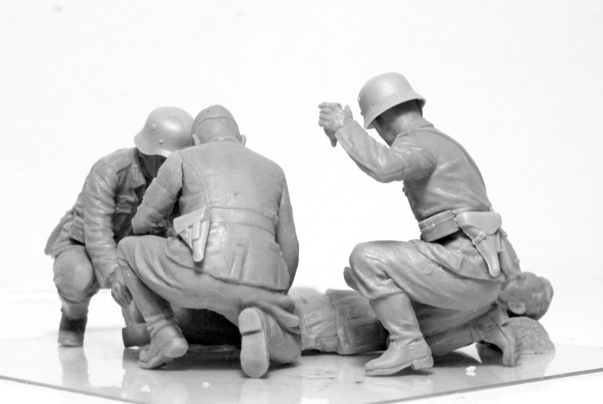 Zdjęcie dodatkowe produktu WWII German Military Medical Personnel 1:35 ICM 35620