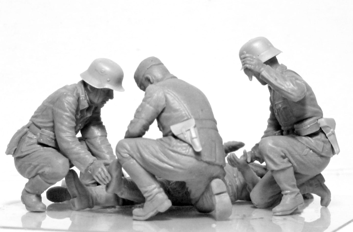 Zdjęcie dodatkowe produktu WWII German Military Medical Personnel 1:35 ICM 35620