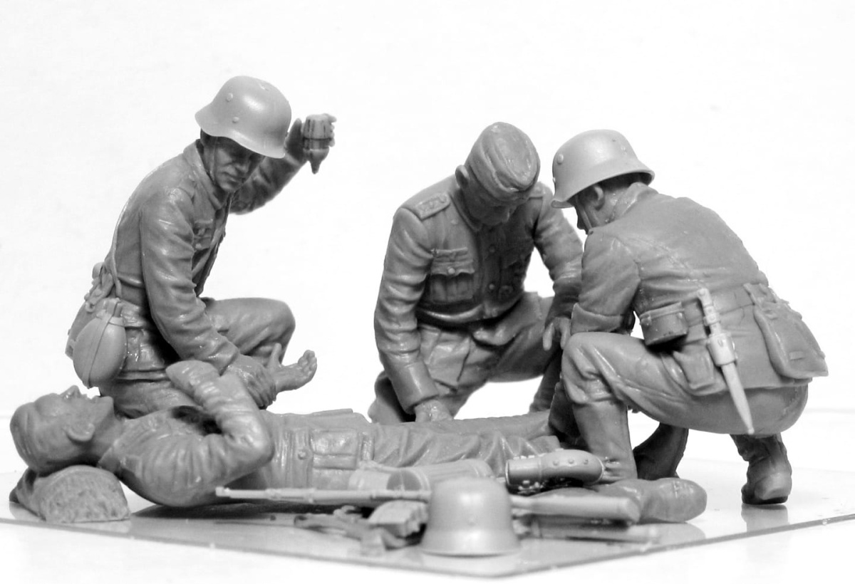 Zdjęcie dodatkowe produktu WWII German Military Medical Personnel 1:35 ICM 35620