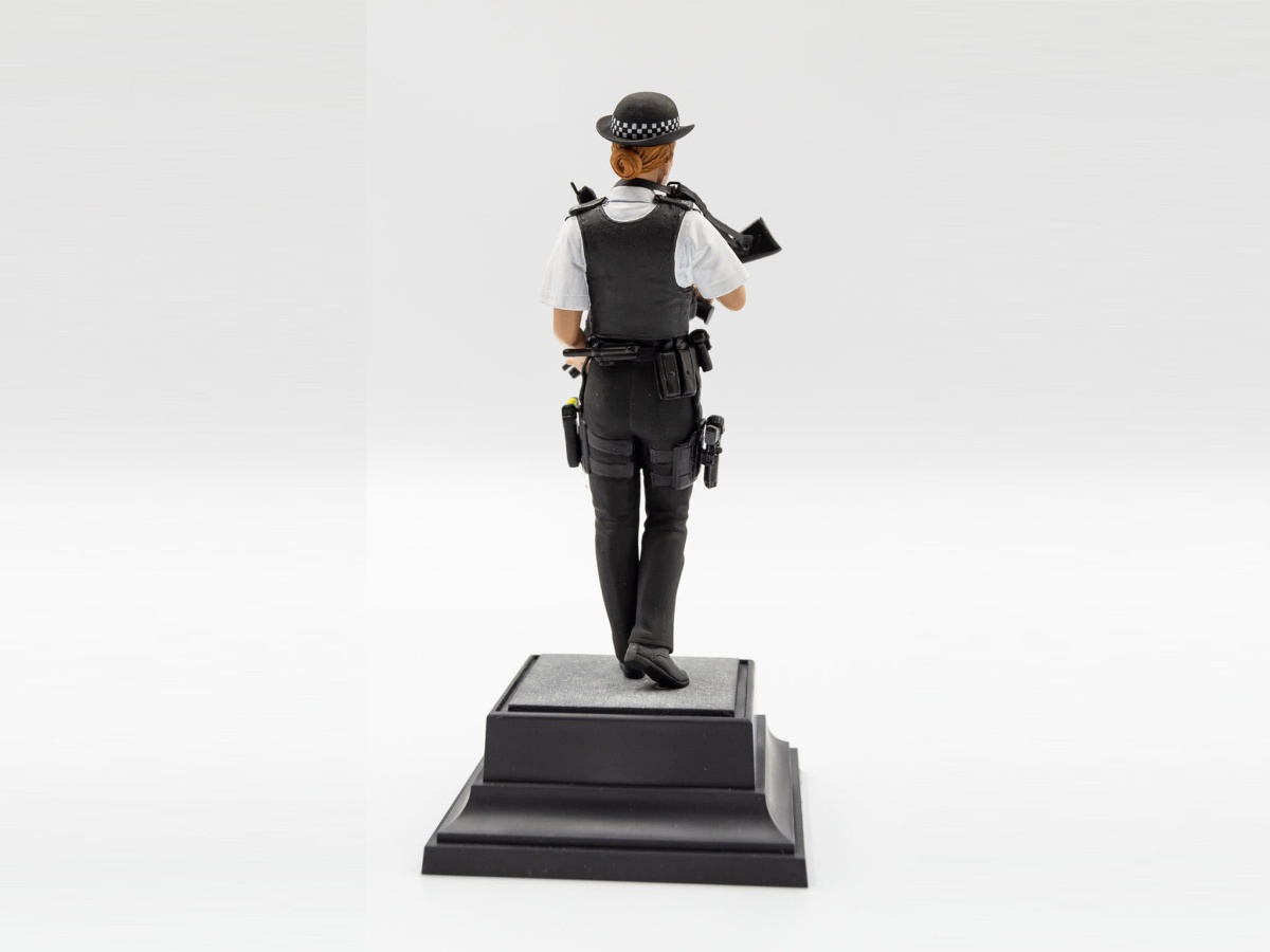 Zdjęcie dodatkowe produktu British Police Female Officer 1:16 ICM 16009