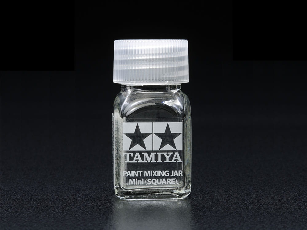 Zdjęcie dodatkowe produktu Butelka szklana kwadratowa 10ml Tamiya 81043 Paint Mixing Jar Mini (Square)