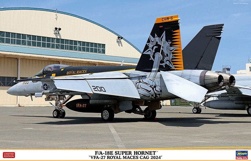 Zdjęcie główne produktu F/A-18E Super Hornet VFA-27 Royal Maces CAG 2024 1:48 Hasegawa 07537