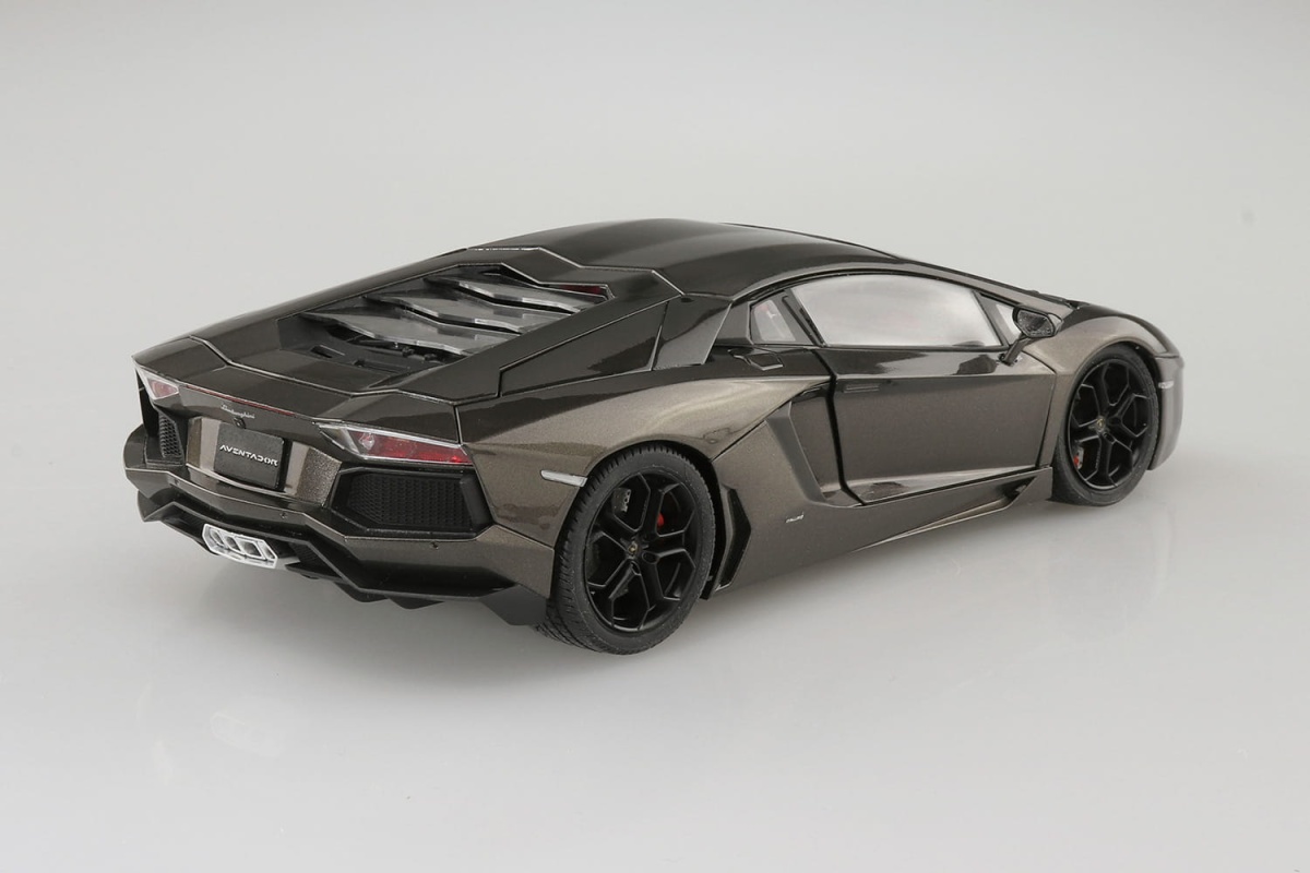Zdjęcie dodatkowe produktu Lamborghini Aventador LP700-4 1:24 Aoshima 058640