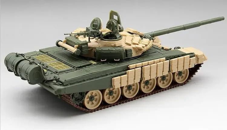 Zdjęcie dodatkowe produktu T-72AV Ukraine Main Battle Tank 1:35 Amusing Hobby 35A063
