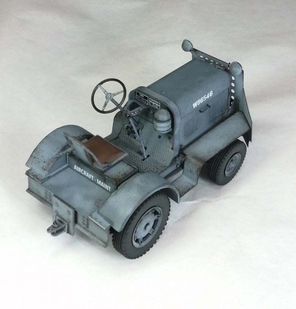 Zdjęcie dodatkowe produktu US Tug Clarktor-6 Mill-33 The Heavy Duty Airfield Tractor 1:32 Thunder Models 32001
