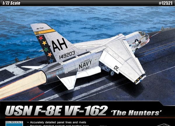 Zdjęcie główne produktu USN F-8E Crusader 1:72 Academy 12521