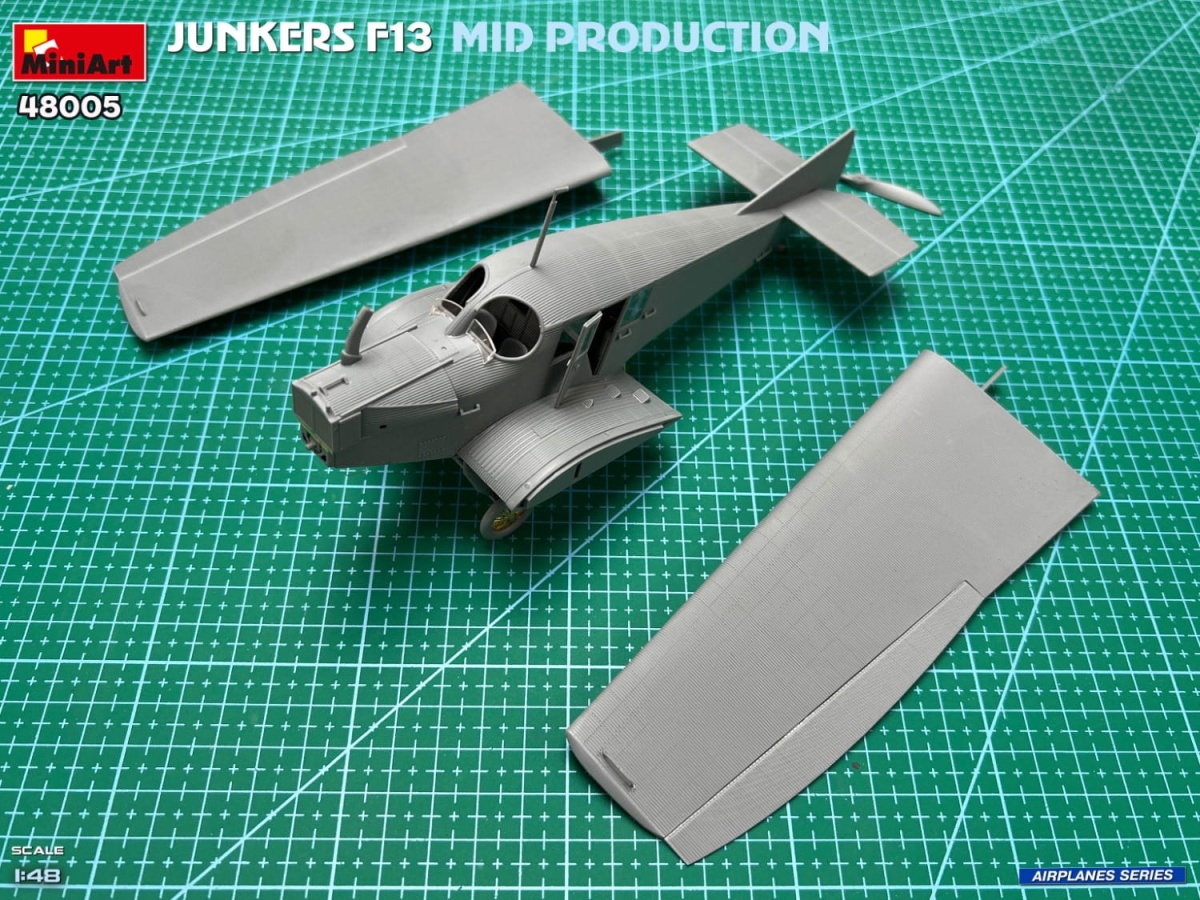 Zdjęcie dodatkowe produktu Junkers F13. Mid Prod. German, Polish, Swiss Service 1:48 MiniArt 48005