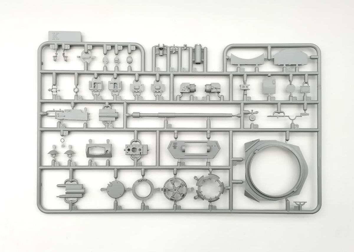 Zdjęcie dodatkowe produktu Panzer IV Ausf.H Krupp Entwurf W1466 1:35 Amusing Hobby 35A037