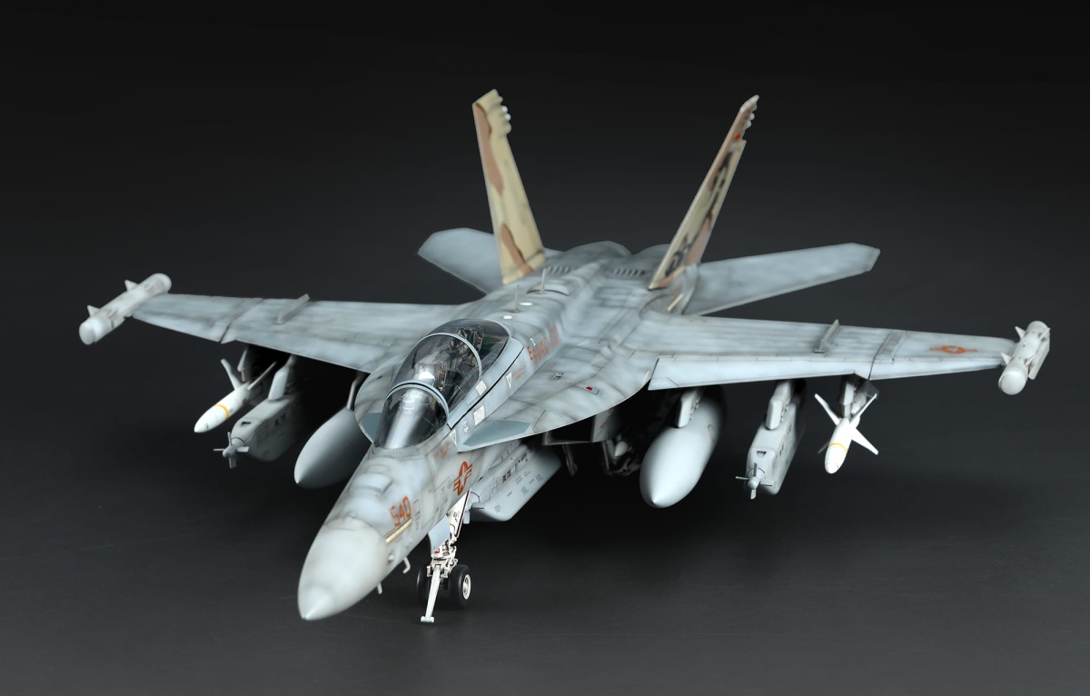 Zdjęcie dodatkowe produktu Boeing EA-18G Growler Electronic Attack Aircraft 1:48 Meng LS014