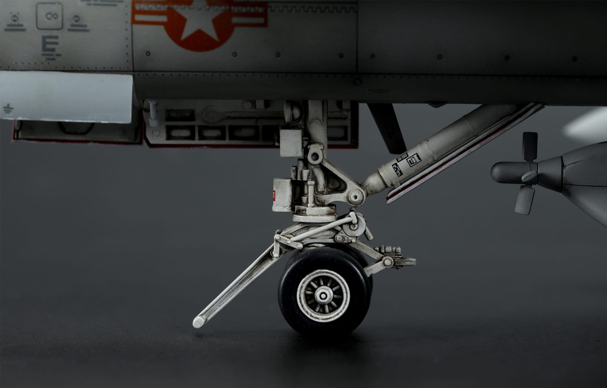 Zdjęcie dodatkowe produktu Boeing EA-18G Growler Electronic Attack Aircraft 1:48 Meng LS014