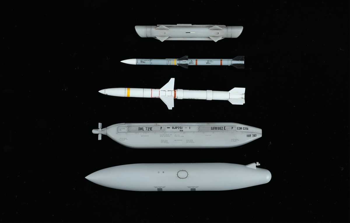 Zdjęcie dodatkowe produktu Boeing EA-18G Growler Electronic Attack Aircraft 1:48 Meng LS014