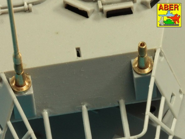Zdjęcie dodatkowe produktu Zestaw 2 anten VHF pojazdów NATO ABER R44