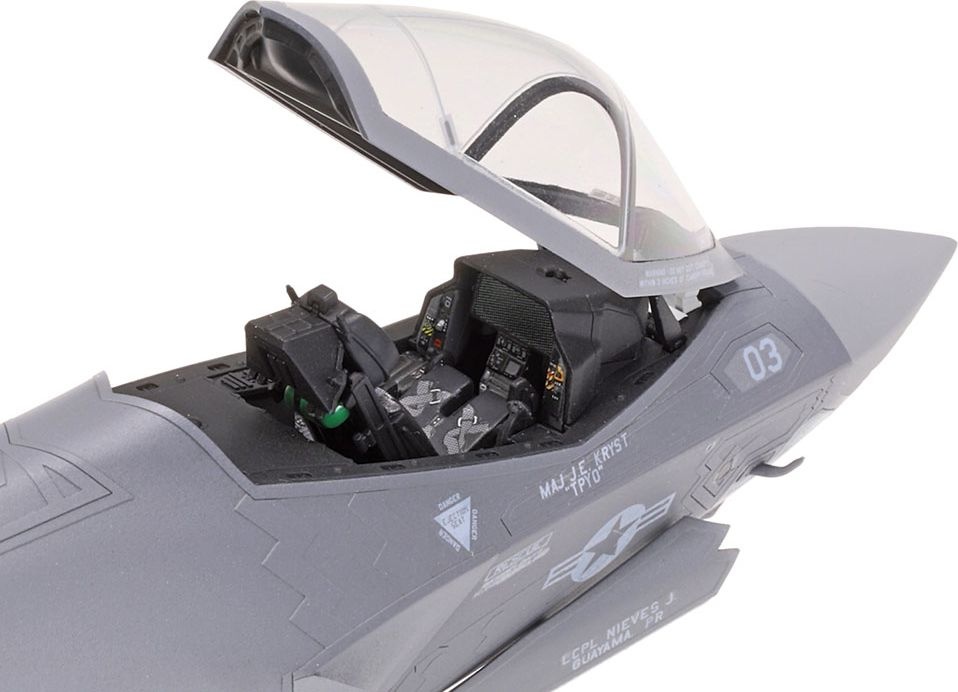 Zdjęcie dodatkowe produktu Lockheed Martin F-35C Lightning II 1:72 Tamiya 60794