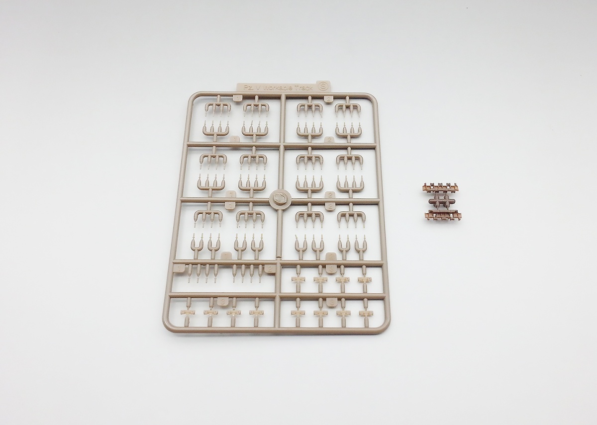 Zdjęcie dodatkowe produktu Panzerkampfwagen VK3002(DB) 1:35 Amusing Hobby 35A002