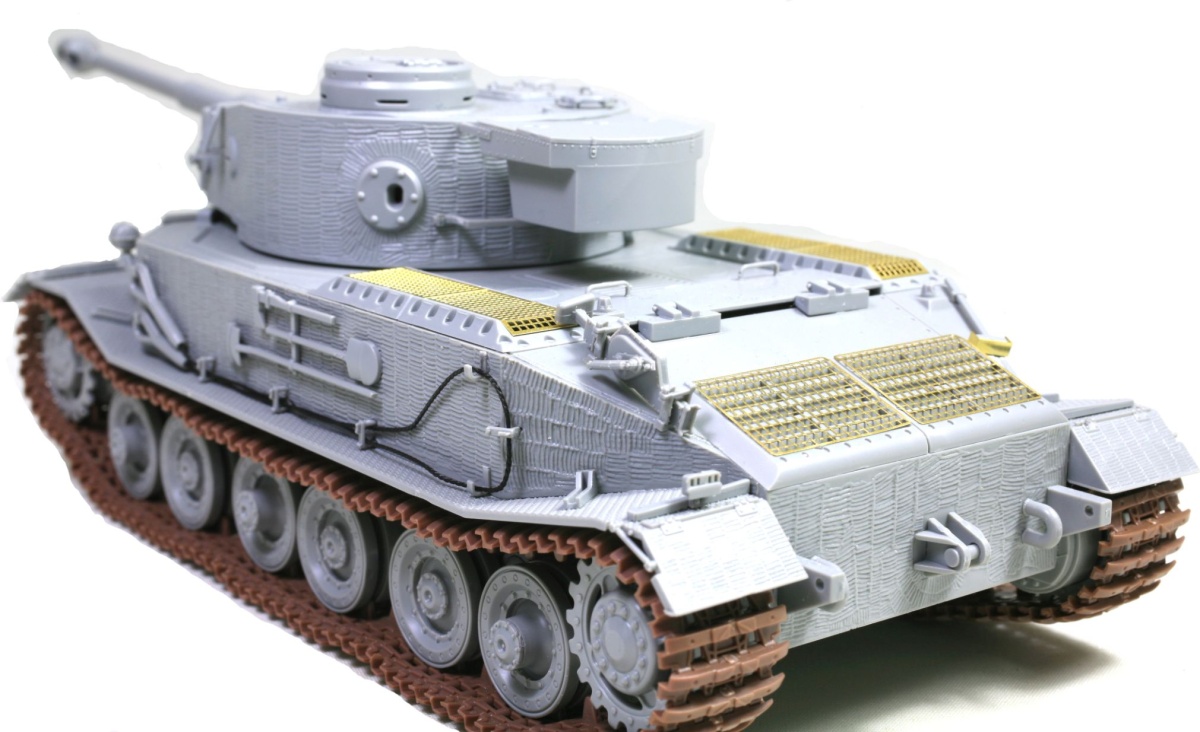 Zdjęcie dodatkowe produktu Panzerbefehlswagen Tiger (P) 003 With Zimmerit In May 1944 1:35 Amusing Hobby 35A059