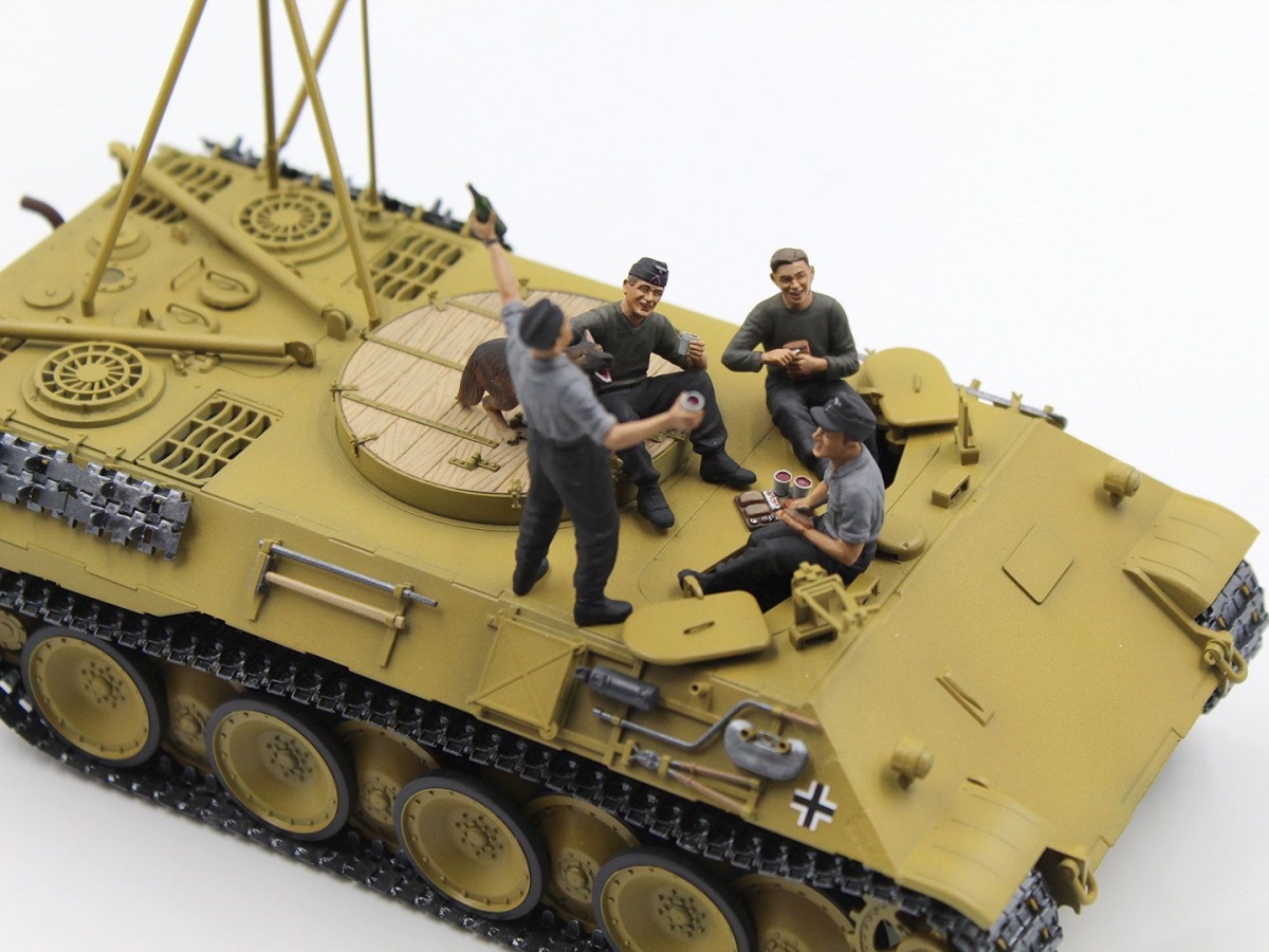 Zdjęcie dodatkowe produktu "Prost!" Między bitwami na Bergepantherze 1:35 ICM 35343