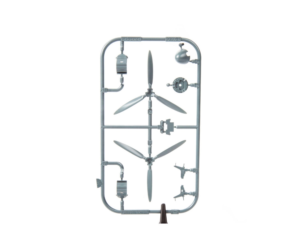 Zdjęcie dodatkowe produktu Spitfire Mk.Ia ProfiPack Edition 1:48 Eduard 82151