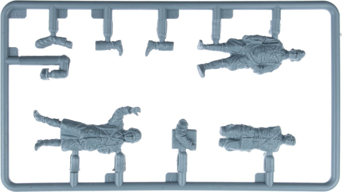 Zdjęcie dodatkowe produktu Fińscy i radzieccy piloci z II wojny światowej z akcesoriami (6 figurek) 1:48 MiniArt 49022