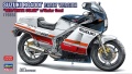 Zdjęcie główne produktu Suzuki RG400 Early Version "Red/White Color" w/Under Cowl 1:12 Hasegawa 21732