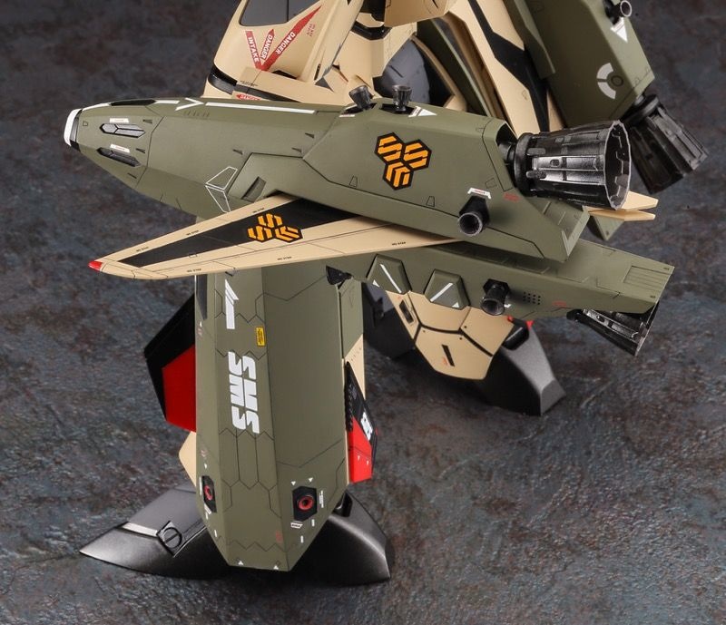 Zdjęcie dodatkowe produktu VF-19EF/A Battroid Isamu Special "Macross Frontier" 1:72 Hasegawa 65893